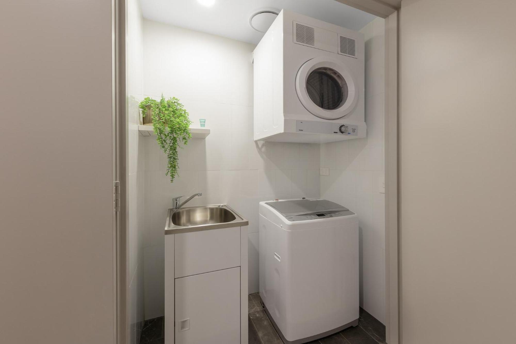Meriton Suites Southport Gold Coast Buitenkant foto Laundry room
